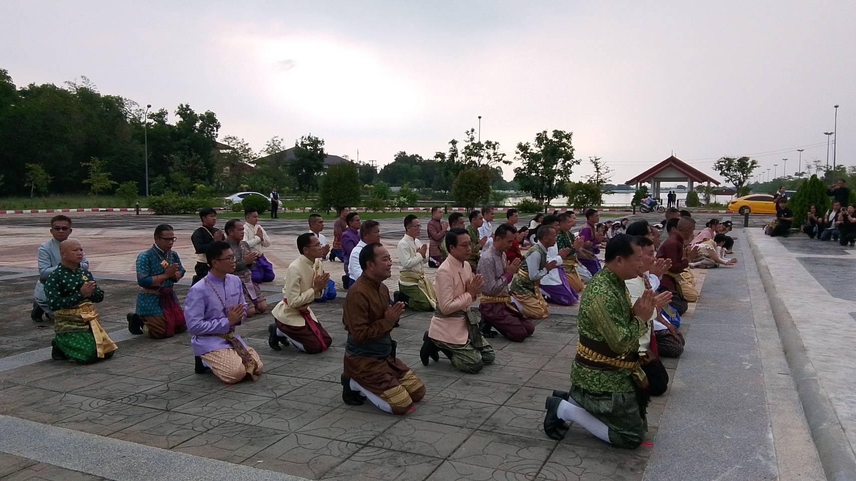 title - ร่ามพิธีถวายบังคมพระบรมราชานุสาวรีย์ พระบาทสมเด็จพระจุลจอมเกล้าเจ้าอยู่หัว (รัชกาลที่ 5) ภายใต้แนวคิด 